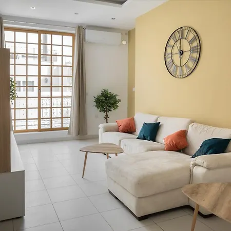 Entire Luxury Townhouse Steps From * Sliema