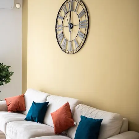 Entire Luxury Townhouse Steps From Vakantiehuis Sliema