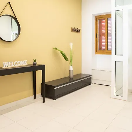Vakantiehuis Entire Luxury Townhouse Steps From *