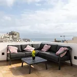 Entire Luxury Townhouse Steps From * Слима