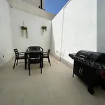 Entire Luxury Townhouse Steps From *