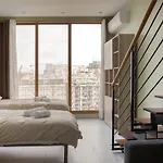 Entire Luxury Townhouse Steps From Слима