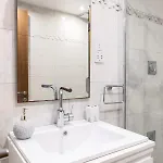 Entire Luxury Townhouse Steps From * Слима