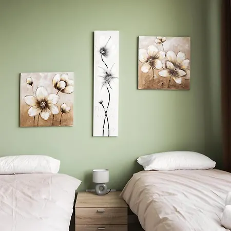 Entire Luxury Townhouse Steps From Feriehus