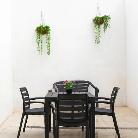 Entire Luxury Townhouse Steps From Sliema