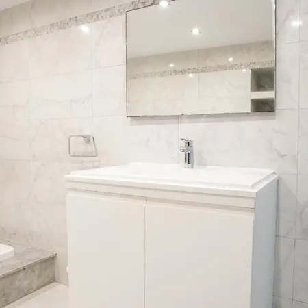 Entire Luxury Townhouse Steps From * سليمة