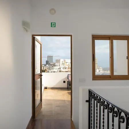 Entire Luxury Townhouse Steps From *