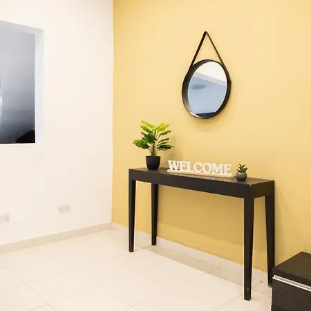 بيت للعطل Entire Luxury Townhouse Steps From *