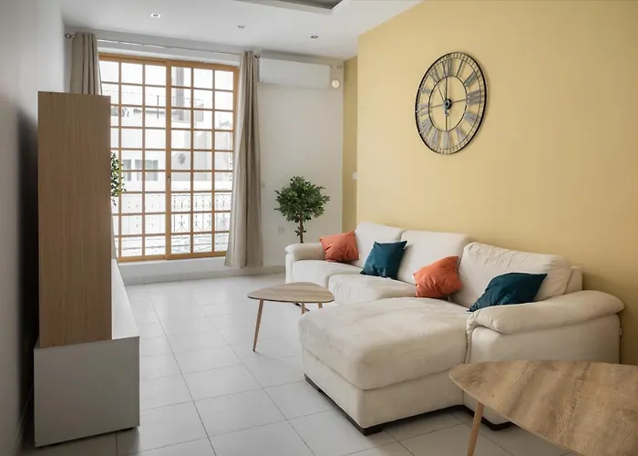 Entire Luxury Townhouse Steps From * Sliema