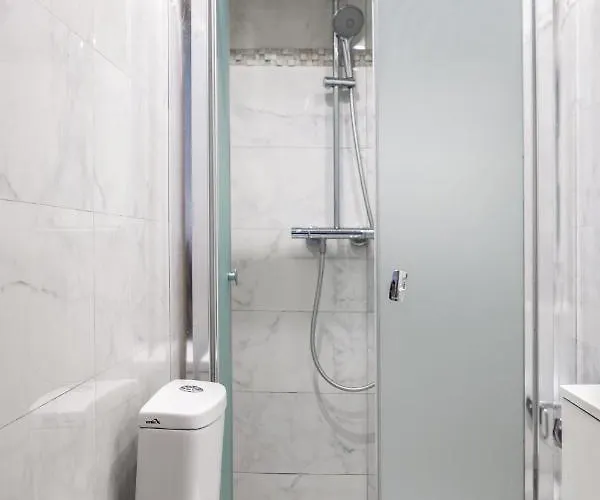 Entire Luxury Townhouse Steps From Vakantiehuis