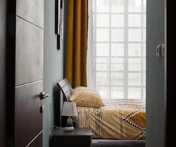 Vakantiehuis Entire Luxury Townhouse Steps From