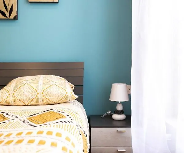 Vakantiehuis Entire Luxury Townhouse Steps From *