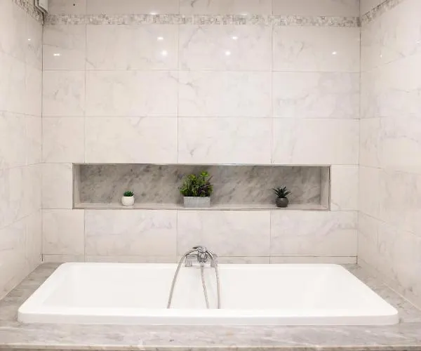 Entire Luxury Townhouse Steps From Vakantiehuis Sliema