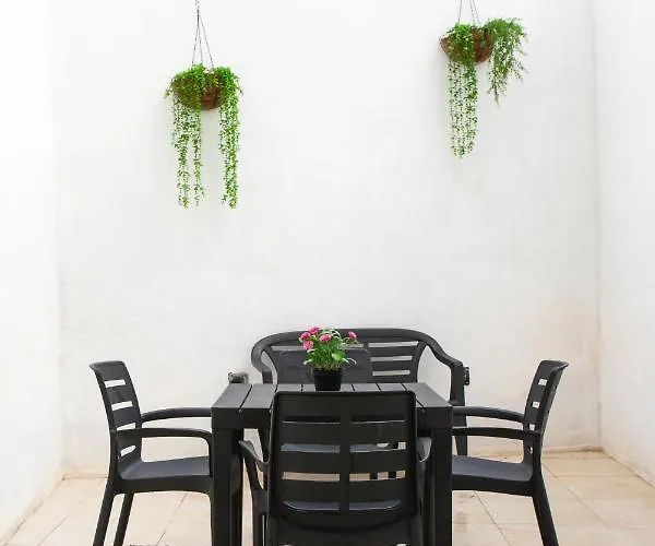 Entire Luxury Townhouse Steps From Sliema