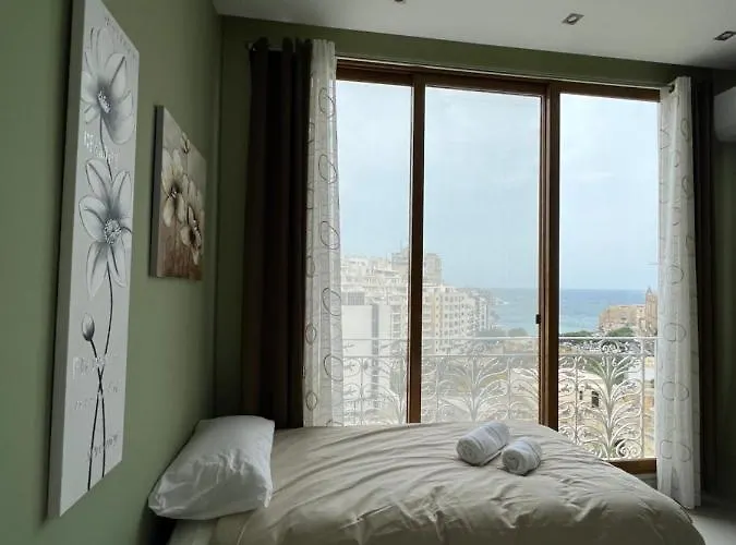 Vakantiehuis Entire Luxury Townhouse Steps From *