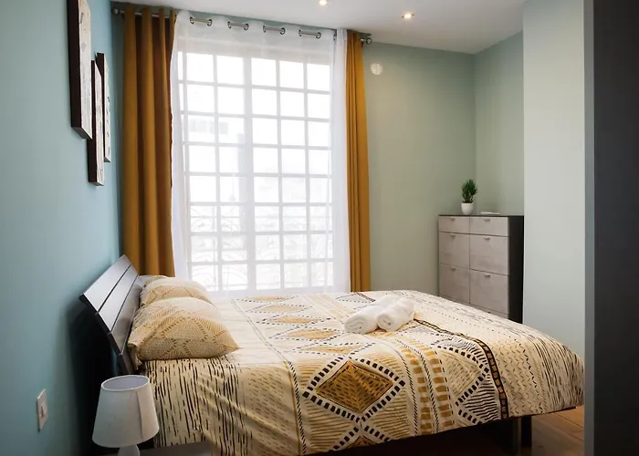 Entire Luxury Townhouse Steps From Vakantiehuis