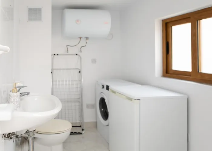 Entire Luxury Townhouse Steps From Vakantiehuis