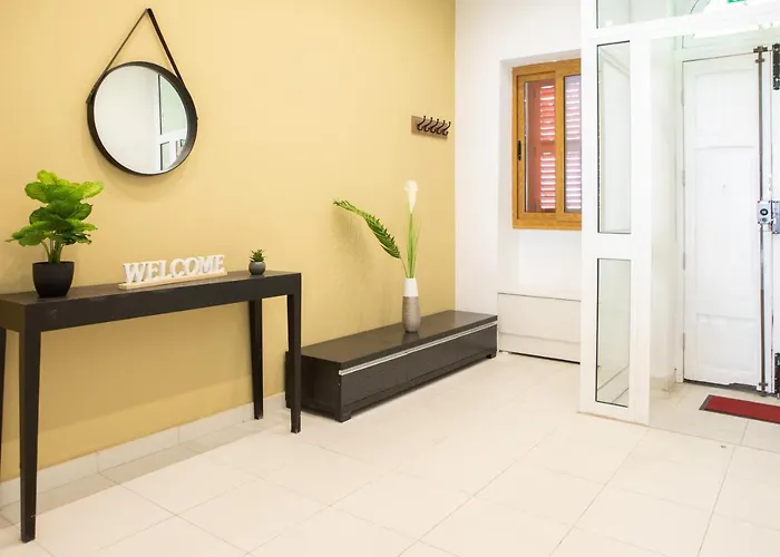 Vakantiehuis Entire Luxury Townhouse Steps From *